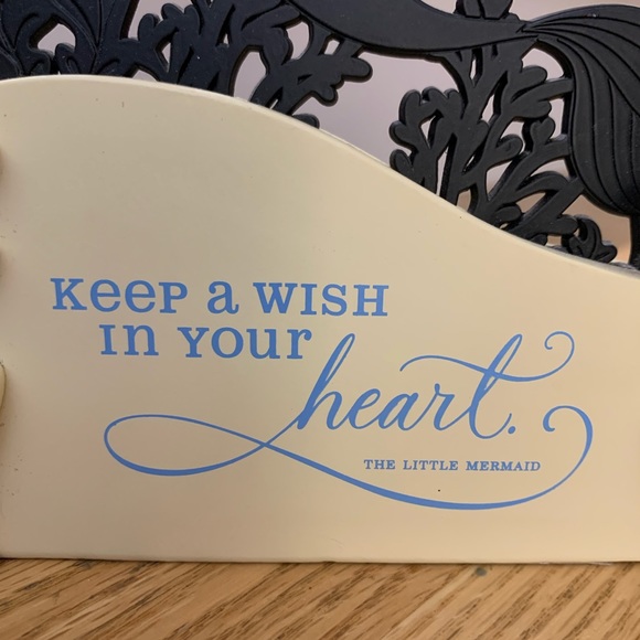 Hallmark Disney Figurine - Picture 3 of 5